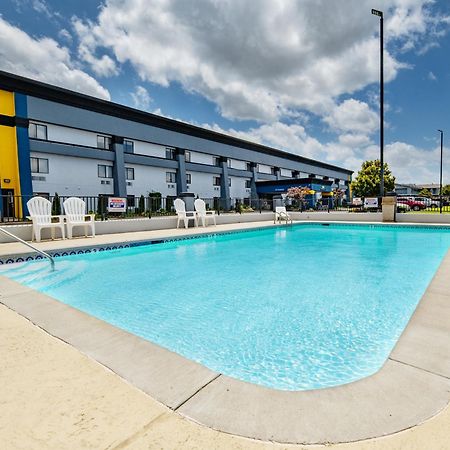 Days Inn By Wyndham Fort Smith Buitenkant foto