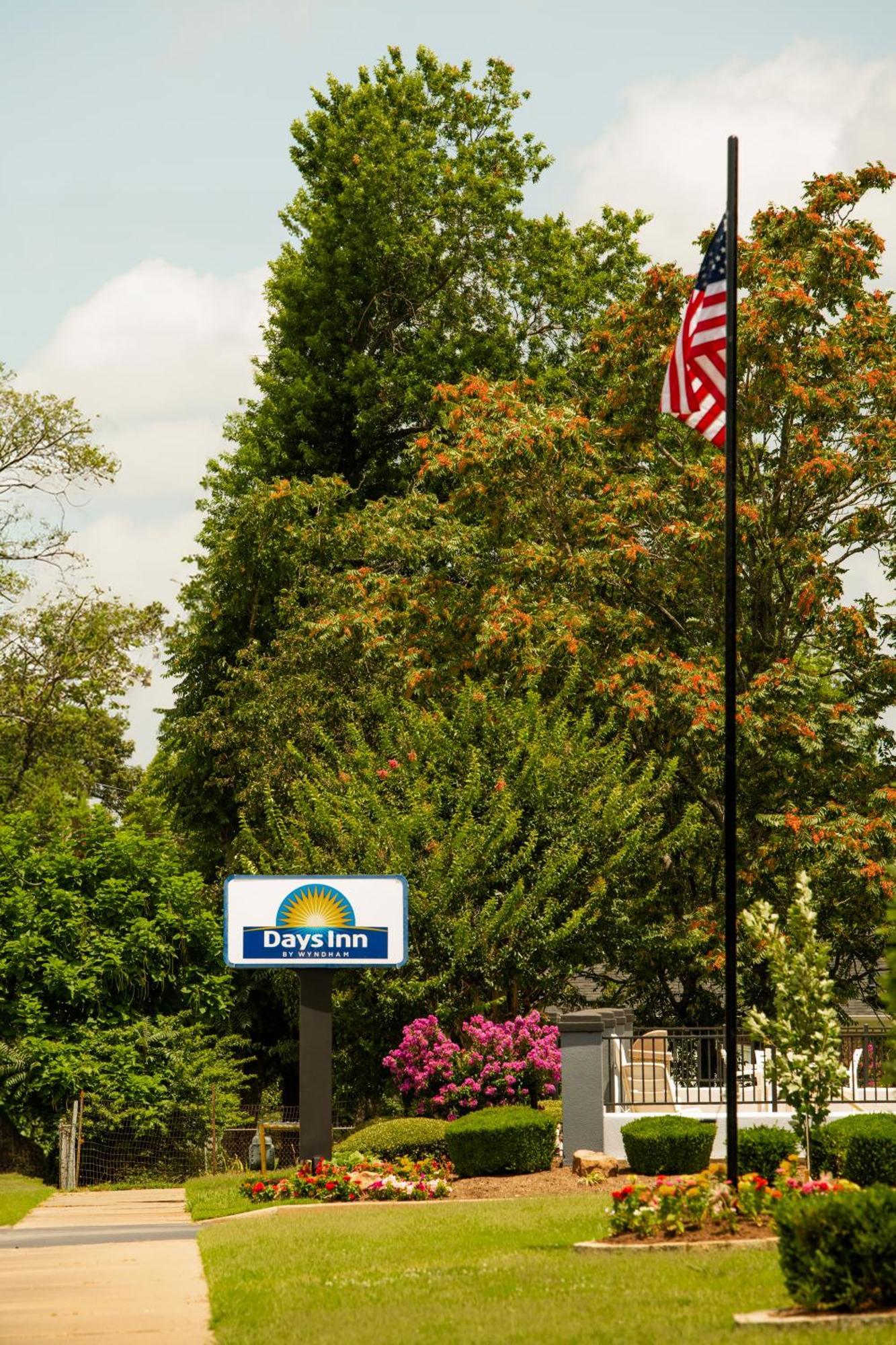 Days Inn By Wyndham Fort Smith Buitenkant foto
