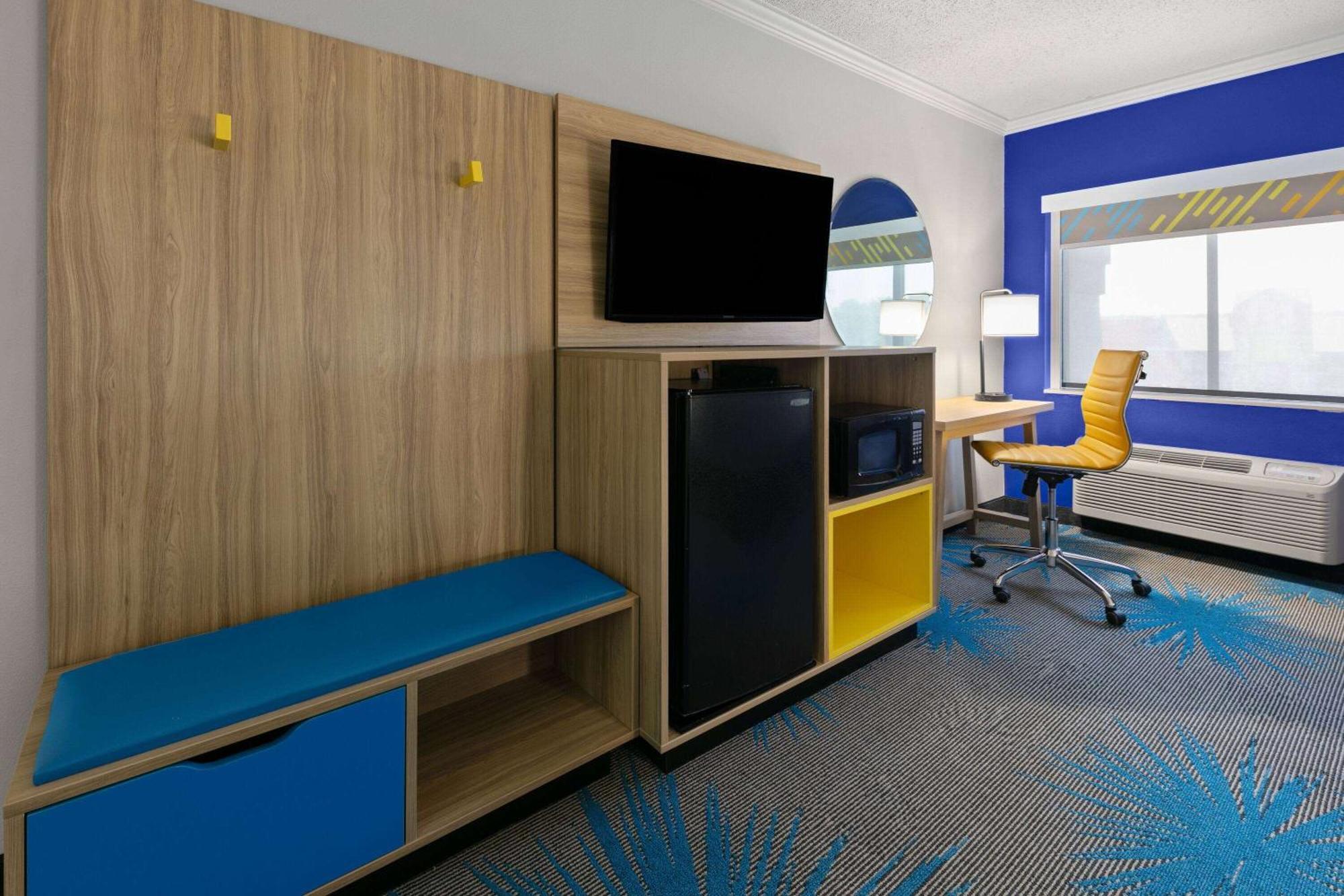 Days Inn By Wyndham Fort Smith Buitenkant foto
