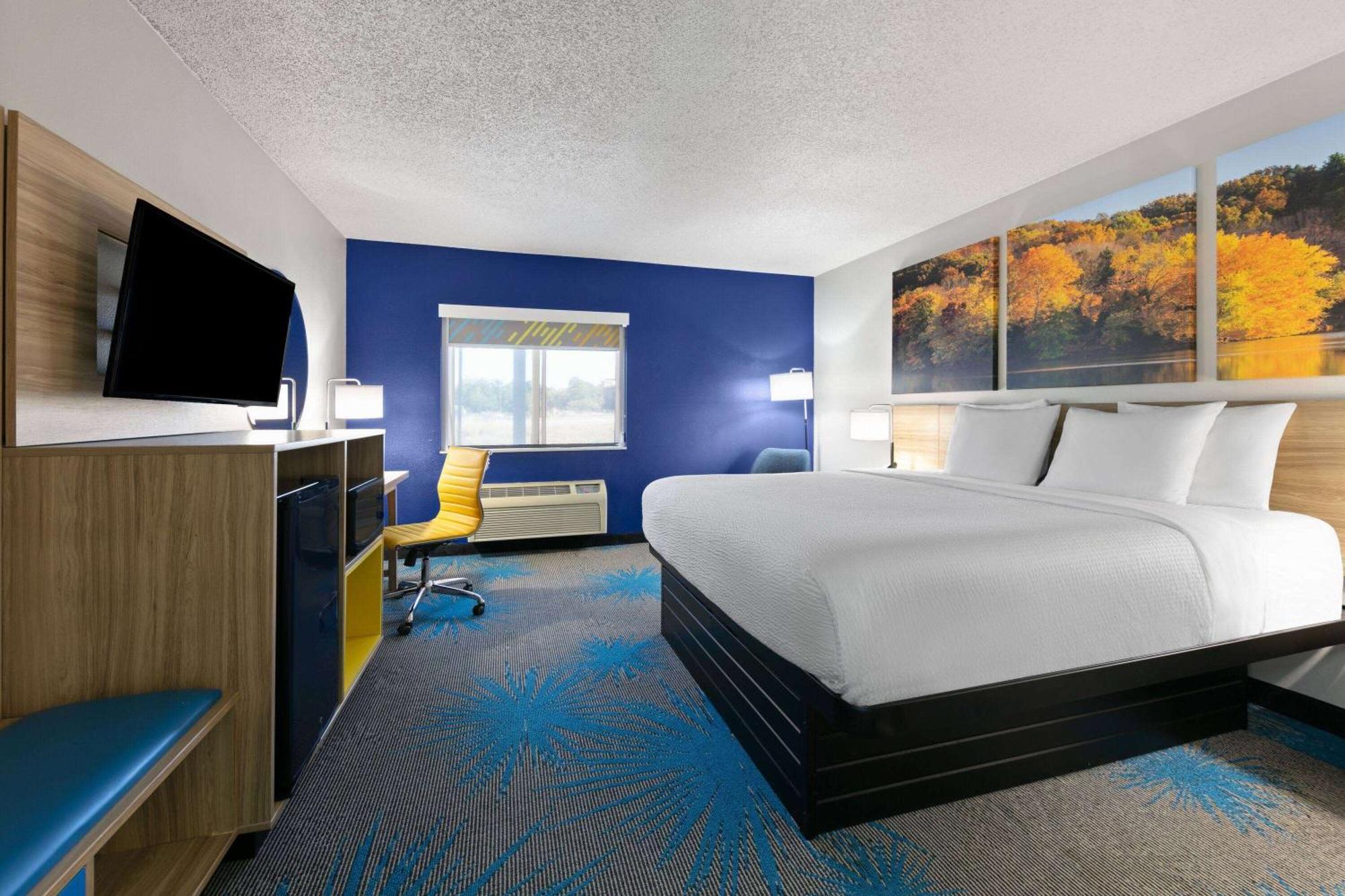 Days Inn By Wyndham Fort Smith Buitenkant foto